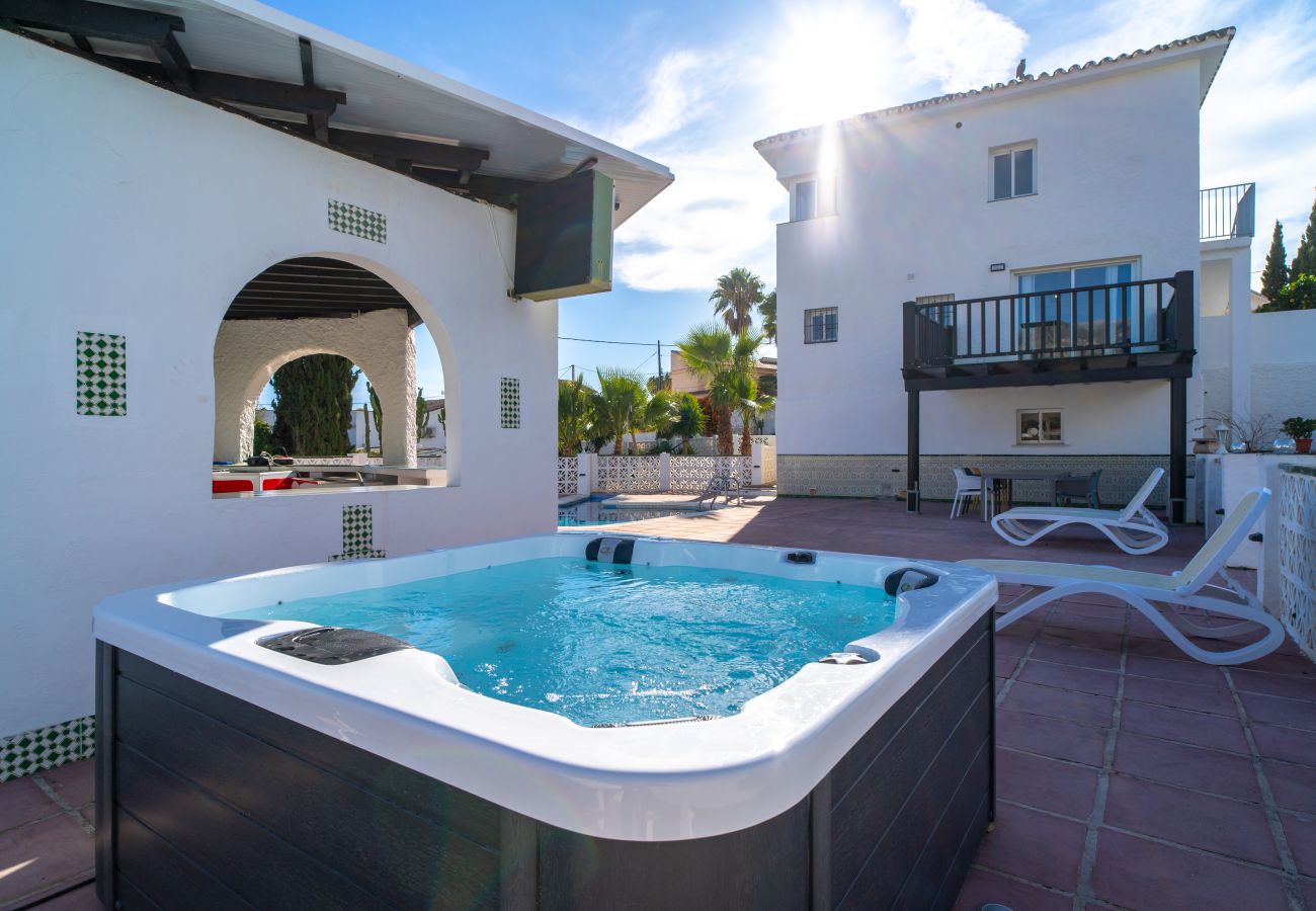 Villa en Nerja - Villa Mauri Private Pool by Casasol