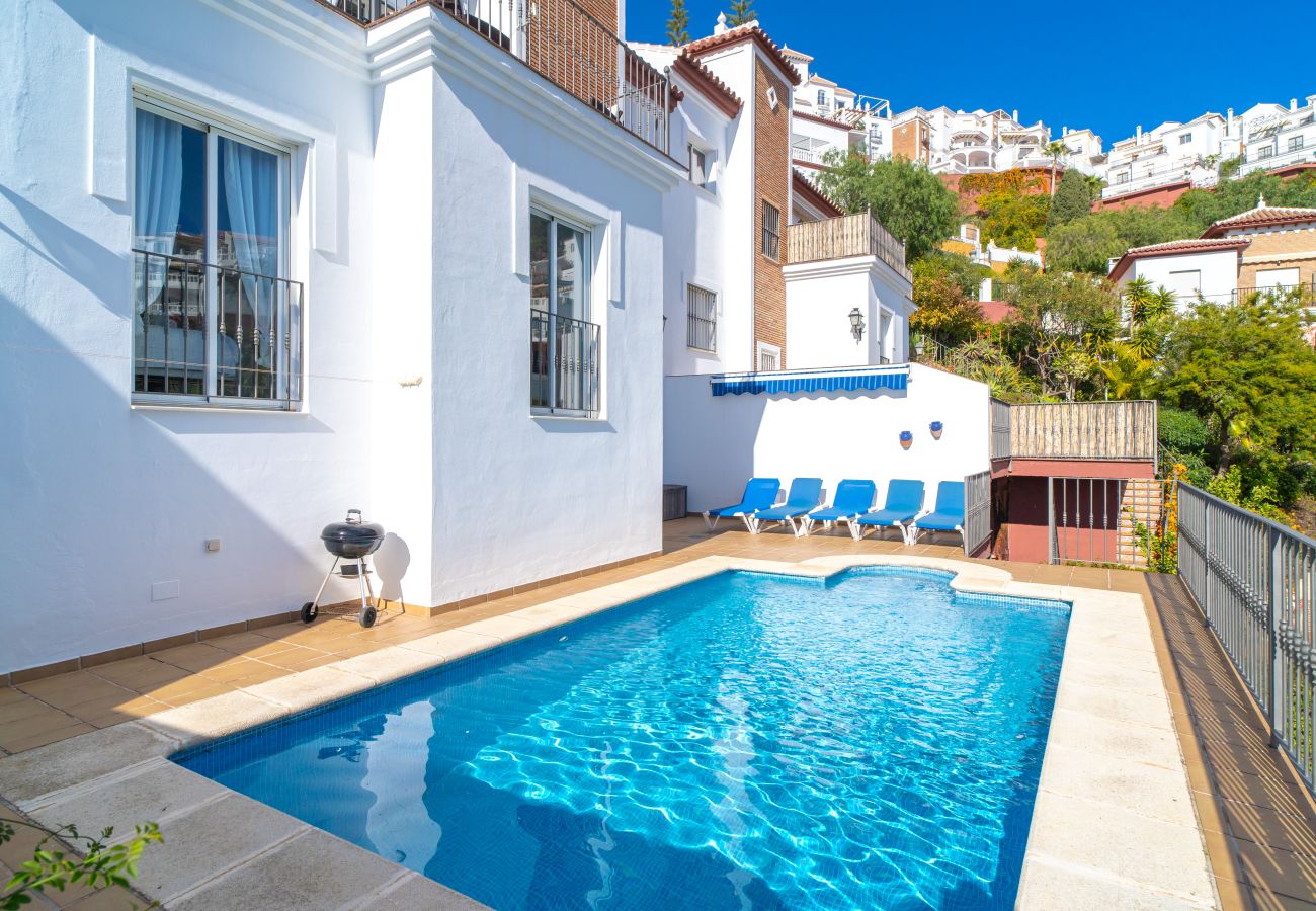 Villa en Nerja - Villa Ladera del Mar Private Pool by Casasol