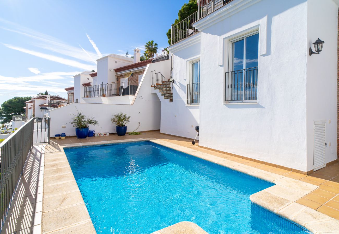 Villa en Nerja - Villa Ladera del Mar Private Pool by Casasol